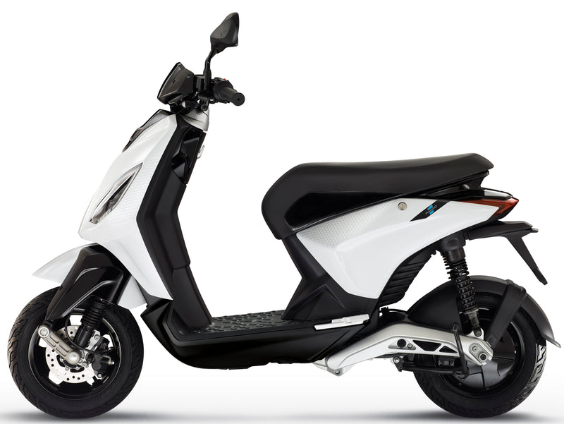 Electric Piaggio 1 Active - Forever White 2024 - £800 Saving Upon Registration